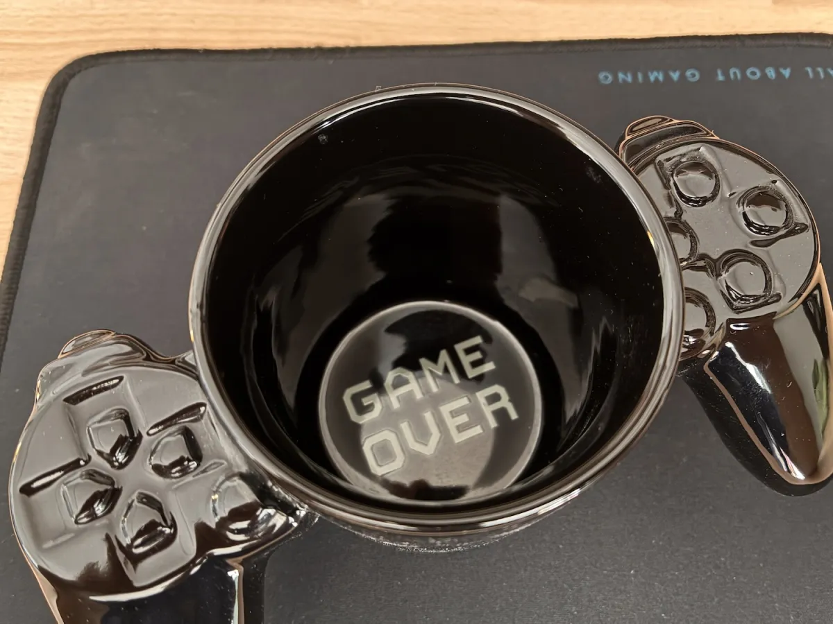 PlayStation džojstik gejmerska šolja — 2